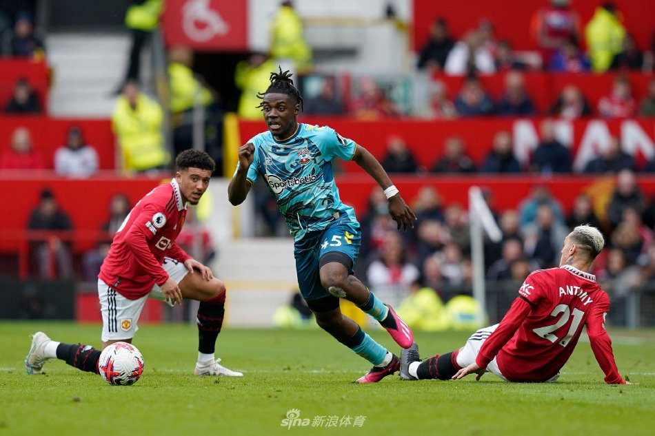 级后卫都是 级后卫都是